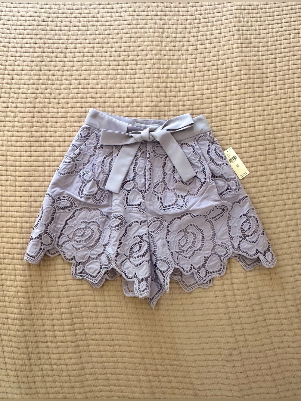 En Saison Brynlee Embroidered Scallop Hem Belted Shorts NWT
